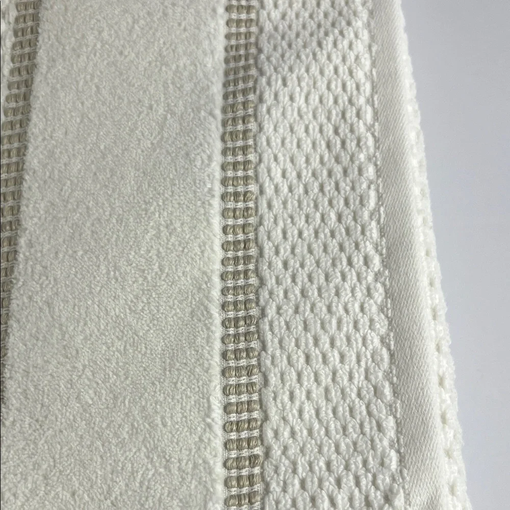 Cynthia Rowley Bath Towels Off White with Tan Stripes Soft Cotton Set of 2 NEW